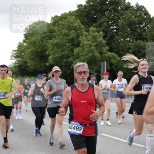 29.06.2025 - hella hamburg halbmarathon Jannik Wohlers http://msf.ph/oto/8151882 29.06.2025 10:51:55 Lombardsbrücke 2528, 3645, 4087, 4273, 4436, 4815, 5262, 6386, 6403, 6404, 6406, 6671, 6985, 7690, 7691, 7735, 7812, 8194, 8196, 9103, 9368, 9731, 10080, 10296, 10342, 10634, 10884, 11084, 11126, 11127, 11297, 11736, 11899, 11974, 12089, 12247, 12525, 12546, 12558, 13094, 13207, 13208, 13538, 14215, 14235, 14893, 16262, 16492, 16752, 16973, 17326, 17327, 18115, 18221, 18633, 18668, 18756, 18817 meine-sportfotos.de