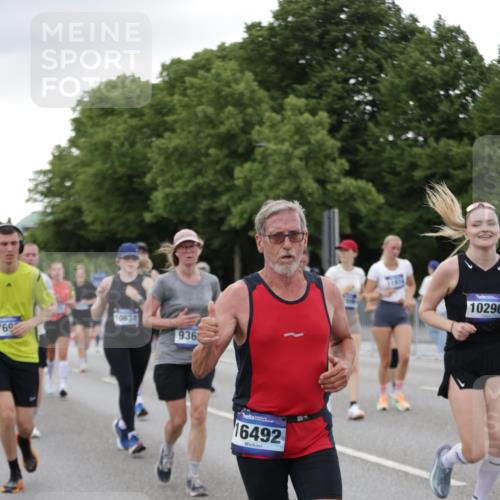 29.06.2025 - hella hamburg halbmarathon Jannik Wohlers http://msf.ph/oto/8151894 29.06.2025 10:51:56 Lombardsbrücke 2528, 3645, 4273, 4436, 4815, 5262, 6386, 6403, 6404, 6406, 6671, 6985, 7690, 7691, 7735, 7812, 8194, 8196, 9103, 9368, 9731, 10080, 10296, 10342, 10634, 10884, 11084, 11126, 11127, 11297, 11736, 11899, 11974, 12089, 12247, 12525, 12546, 12558, 13094, 13207, 13208, 13538, 13677, 14215, 14235, 14893, 15205, 16262, 16492, 16752, 16973, 17326, 17327, 18115, 18221, 18633, 18668, 18756, 18817 meine-sportfotos.de