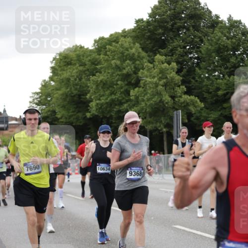 29.06.2025 - hella hamburg halbmarathon Jannik Wohlers http://msf.ph/oto/8151906 29.06.2025 10:51:56 Lombardsbrücke 2528, 3645, 4273, 4436, 4815, 5262, 6386, 6403, 6404, 6406, 6671, 6985, 7690, 7691, 7735, 7812, 8194, 8196, 9103, 9368, 9731, 10080, 10296, 10342, 10634, 10884, 11084, 11126, 11127, 11297, 11736, 11899, 11974, 12089, 12247, 12525, 12546, 12558, 13094, 13207, 13208, 13538, 13677, 14215, 14235, 14893, 15205, 16262, 16492, 16752, 16973, 17326, 17327, 18115, 18221, 18633, 18668, 18756, 18817 meine-sportfotos.de
