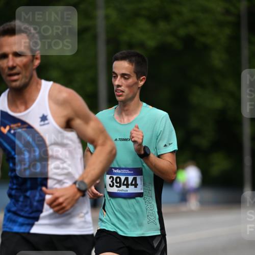 29.06.2025 - hella hamburg halbmarathon Dr. Thomas Lammeyer http://msf.ph/oto/8151913 29.06.2025 09:40:46 Kennedybrücke 45, 50, 3944 meine-sportfotos.de