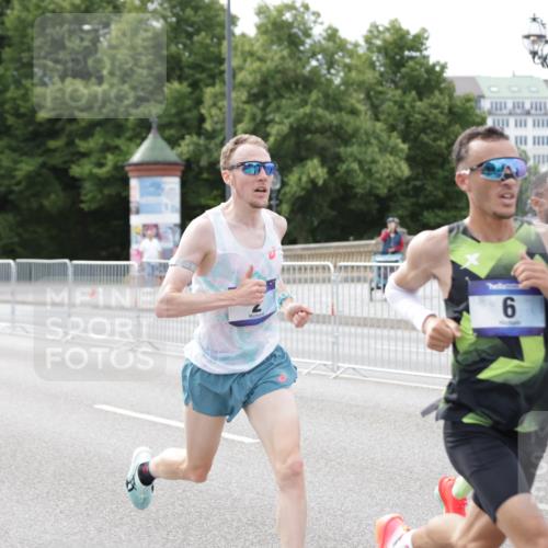29.06.2025 - hella hamburg halbmarathon Jannik Wohlers http://msf.ph/oto/8151915 29.06.2025 09:31:00 Lombardsbrücke 1, 2, 4, 5, 6, 7, 8, 9, 10, 11, 13, 16, 22, 23, 25, 59 meine-sportfotos.de