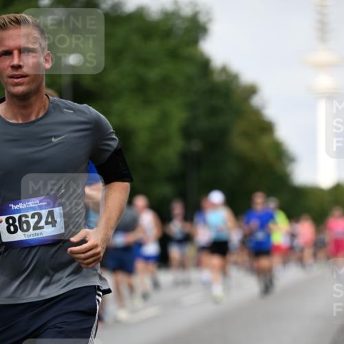 29.06.2025 - hella hamburg halbmarathon Dr. Thomas Lammeyer http://msf.ph/oto/8151940 29.06.2025 10:07:09 Kennedybrücke 1135, 1138, 1414, 1702, 2619, 2712, 2780, 2810, 3225, 3630, 4066, 4204, 4613, 4665, 5734, 6208, 6815, 7869, 7888, 8481, 8483, 8624, 9439, 10128 meine-sportfotos.de