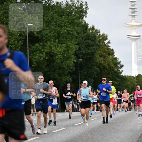 29.06.2025 - hella hamburg halbmarathon Dr. Thomas Lammeyer http://msf.ph/oto/8151947 29.06.2025 10:07:09 Kennedybrücke 1135, 1138, 1414, 1702, 2619, 2712, 2780, 2810, 3225, 3630, 4066, 4204, 4613, 4665, 5734, 6208, 6815, 7869, 7888, 8481, 8483, 8624, 9439, 10128 meine-sportfotos.de