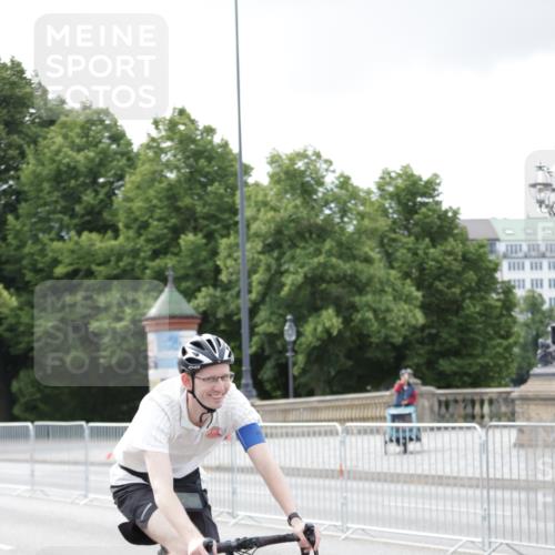 29.06.2025 - hella hamburg halbmarathon Jannik Wohlers http://msf.ph/oto/8151950 29.06.2025 09:31:01 Lombardsbrücke 1, 2, 4, 5, 6, 7, 8, 9, 10, 11, 13, 16, 22, 23, 25, 59 meine-sportfotos.de