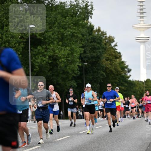 29.06.2025 - hella hamburg halbmarathon Dr. Thomas Lammeyer http://msf.ph/oto/8151953 29.06.2025 10:07:09 Kennedybrücke 1135, 1138, 1414, 1702, 2619, 2712, 2780, 2810, 3225, 3630, 4066, 4204, 4613, 4665, 5734, 6208, 6815, 7869, 7888, 8481, 8483, 8624, 9439, 10128 meine-sportfotos.de