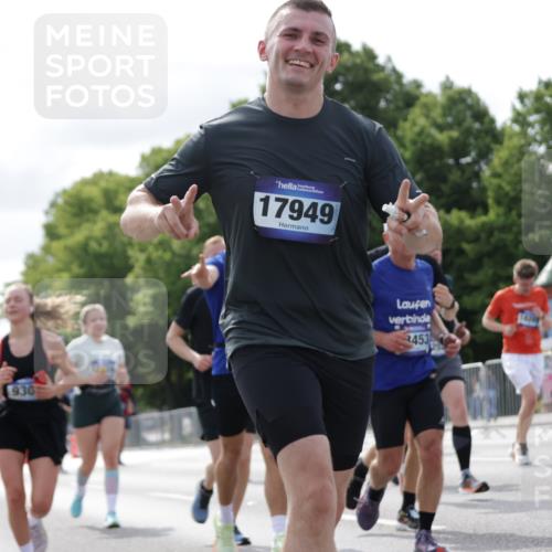 29.06.2025 - hella hamburg halbmarathon Jannik Wohlers http://msf.ph/oto/8151969 29.06.2025 10:15:00 Lombardsbrücke 1440, 1524, 2110, 2720, 3417, 3650, 5069, 5271, 5739, 5986, 7452, 7809, 7810, 8256, 9307, 9423, 9847, 9997, 10858, 12457, 12521, 12524, 13197, 13453, 13500, 15150, 15740, 16040, 16041, 17949, 18203, 18252, 18769, 18800, 18939, 19027 meine-sportfotos.de
