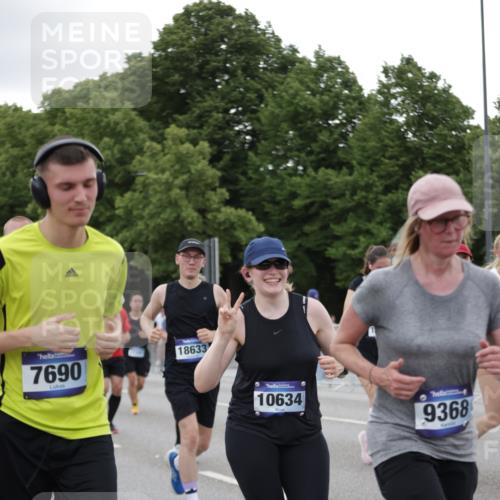 29.06.2025 - hella hamburg halbmarathon Jannik Wohlers http://msf.ph/oto/8151979 29.06.2025 10:51:58 Lombardsbrücke 2528, 3645, 4436, 4815, 5262, 6386, 6403, 6404, 6406, 6671, 6985, 7690, 7691, 7735, 7812, 8194, 8196, 9103, 9368, 9731, 10080, 10296, 10342, 10634, 10884, 11084, 11126, 11127, 11297, 11736, 11899, 11974, 12089, 12247, 12525, 12546, 12558, 13094, 13207, 13208, 13538, 13677, 14215, 14235, 14893, 15205, 16262, 16492, 16752, 16973, 17326, 17327, 18115, 18221, 18633, 18668, 18756, 18817 meine-sportfotos.de