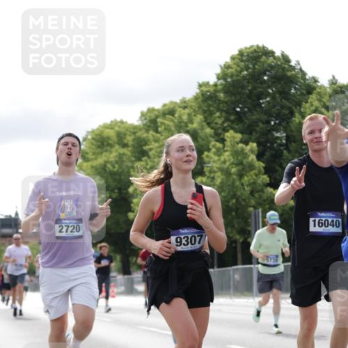 29.06.2025 - hella hamburg halbmarathon Jannik Wohlers http://msf.ph/oto/8151980 29.06.2025 10:15:01 Lombardsbrücke 1440, 1524, 2110, 2720, 3417, 3650, 5069, 5271, 5739, 5986, 7452, 7809, 7810, 8256, 9307, 9423, 9847, 9997, 10775, 10858, 12457, 12521, 12524, 13197, 13453, 13500, 15150, 15740, 16040, 16041, 16938, 17949, 18203, 18252, 18769, 18800, 18939, 19027 meine-sportfotos.de