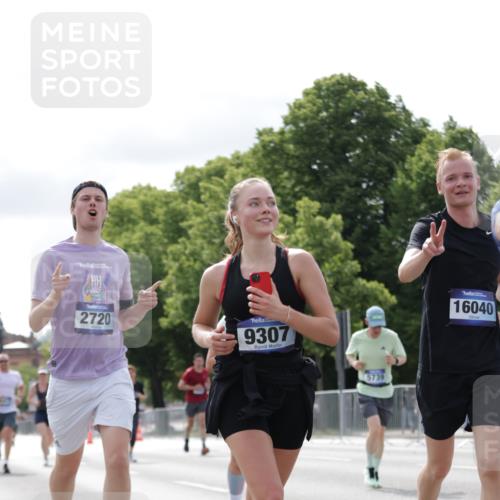 29.06.2025 - hella hamburg halbmarathon Jannik Wohlers http://msf.ph/oto/8151992 29.06.2025 10:15:01 Lombardsbrücke 1440, 1524, 2110, 2720, 3417, 3650, 5069, 5271, 5739, 5986, 7452, 7809, 7810, 8256, 9307, 9423, 9847, 9997, 10775, 10858, 12457, 12521, 12524, 13197, 13453, 13500, 15150, 15740, 16040, 16041, 16938, 17949, 18203, 18252, 18769, 18800, 18939, 19027 meine-sportfotos.de