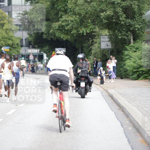 29.06.2025 - hella hamburg halbmarathon Jannik Wohlers http://msf.ph/oto/8152004 29.06.2025 09:31:07 Lombardsbrücke 1, 2, 4, 5, 6, 7, 8, 9, 10, 11, 13, 16, 22, 23, 25, 59 meine-sportfotos.de