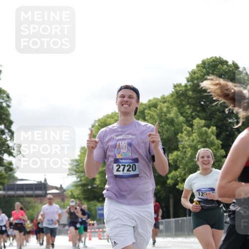 29.06.2025 - hella hamburg halbmarathon Jannik Wohlers http://msf.ph/oto/8152006 29.06.2025 10:15:02 Lombardsbrücke 1440, 1524, 2110, 2720, 3417, 3650, 5069, 5271, 5739, 5986, 7452, 7809, 7810, 8256, 9307, 9423, 9657, 9847, 9997, 10775, 10858, 12457, 12521, 12524, 13197, 13453, 13500, 14413, 15150, 15740, 16040, 16041, 16938, 17949, 18203, 18252, 18769, 18800, 18939, 19027 meine-sportfotos.de