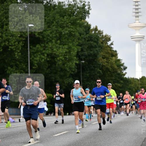29.06.2025 - hella hamburg halbmarathon Dr. Thomas Lammeyer http://msf.ph/oto/8152008 29.06.2025 10:07:10 Kennedybrücke 1135, 1138, 1414, 1482, 1702, 2619, 2712, 2780, 2810, 3630, 4066, 4204, 4613, 4665, 5734, 6208, 6815, 7869, 7888, 8481, 8483, 8624, 9439, 10128 meine-sportfotos.de