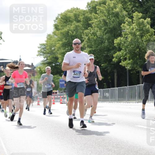 29.06.2025 - hella hamburg halbmarathon Jannik Wohlers http://msf.ph/oto/8152011 29.06.2025 10:15:05 Lombardsbrücke 1440, 2110, 2720, 2989, 3417, 4466, 4492, 4494, 5069, 5271, 5739, 6376, 6576, 7452, 7809, 7810, 8256, 9307, 9423, 9657, 9847, 9997, 10775, 10858, 12457, 12521, 12524, 13197, 13453, 13500, 14413, 14552, 15150, 15307, 15740, 16040, 16041, 16938, 17949, 18203, 18252, 18939, 19027 meine-sportfotos.de