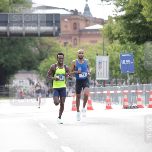 29.06.2025 - hella hamburg halbmarathon Jannik Wohlers http://msf.ph/oto/8152019 29.06.2025 09:31:11 Lombardsbrücke 1, 2, 4, 5, 6, 7, 8, 9, 10, 11, 13, 16, 22, 23, 25, 59 meine-sportfotos.de