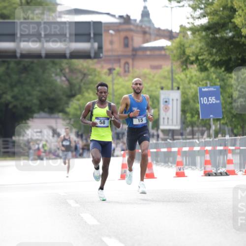29.06.2025 - hella hamburg halbmarathon Jannik Wohlers http://msf.ph/oto/8152024 29.06.2025 09:31:11 Lombardsbrücke 1, 2, 4, 5, 6, 7, 8, 9, 10, 11, 13, 16, 22, 23, 25, 59 meine-sportfotos.de