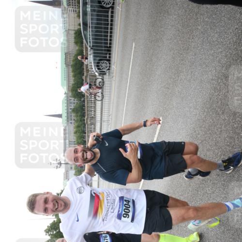 29.06.2025 - hella hamburg halbmarathon Jannik Wohlers http://msf.ph/oto/8152025 29.06.2025 10:38:15 Lombardsbrücke 56, 1721, 2576, 2660, 2693, 3216, 3323, 3726, 3927, 4028, 4139, 4155, 4259, 4260, 4316, 5085, 5089, 5155, 5617, 5684, 5913, 6695, 6696, 6875, 7117, 7148, 7263, 7371, 7561, 7692, 7849, 8367, 8583, 8635, 8747, 9004, 9455, 11635, 11697, 12072, 12075, 12577, 13000, 13200, 13823, 14096, 15644, 15755, 16174, 16181, 16214, 16346, 17091, 17250, 17333, 17478, 18050, 18471, 18709 meine-sportfotos.de
