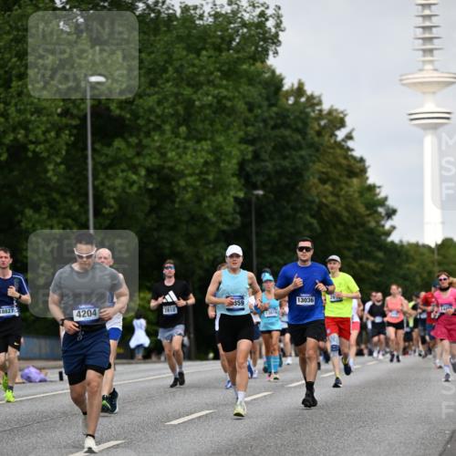 29.06.2025 - hella hamburg halbmarathon Dr. Thomas Lammeyer http://msf.ph/oto/8152026 29.06.2025 10:07:10 Kennedybrücke 1135, 1138, 1414, 1482, 1702, 2619, 2712, 2780, 2810, 3630, 4066, 4204, 4613, 4665, 5734, 6208, 6815, 7869, 7888, 8481, 8483, 8624, 9439, 10128 meine-sportfotos.de