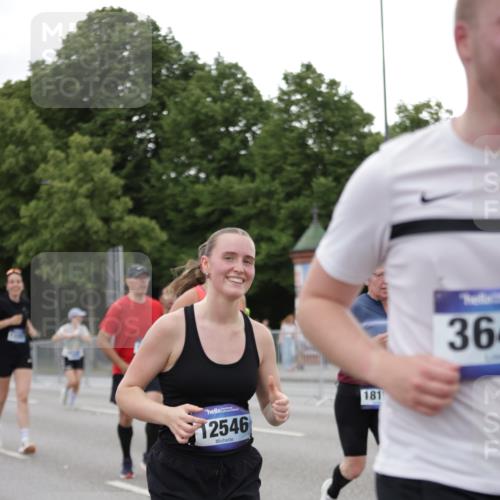 29.06.2025 - hella hamburg halbmarathon Jannik Wohlers http://msf.ph/oto/8152032 29.06.2025 10:52:00 Lombardsbrücke 2420, 2528, 3645, 4815, 5262, 5360, 6386, 6403, 6404, 6406, 6671, 7690, 7691, 7735, 7812, 8194, 8196, 9068, 9103, 9368, 9731, 10080, 10296, 10342, 10392, 10634, 10884, 10928, 11084, 11297, 11736, 11899, 11974, 12089, 12247, 12525, 12546, 12558, 13094, 13207, 13208, 13538, 13677, 14215, 14893, 15205, 16262, 16492, 16752, 16973, 17326, 17327, 18115, 18633, 18668, 18756, 18817 meine-sportfotos.de