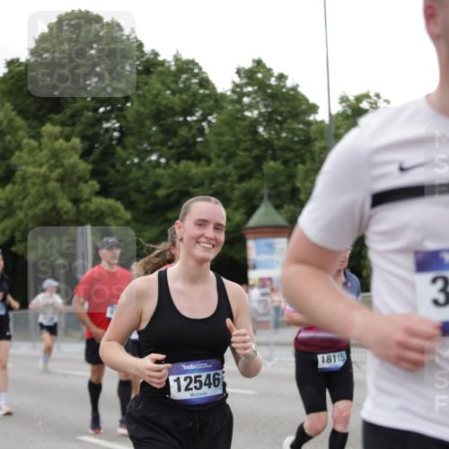 29.06.2025 - hella hamburg halbmarathon Jannik Wohlers http://msf.ph/oto/8152039 29.06.2025 10:52:00 Lombardsbrücke 2420, 2528, 3645, 4815, 5262, 5360, 6386, 6403, 6404, 6406, 6671, 7690, 7691, 7735, 7812, 8194, 8196, 9068, 9103, 9368, 9731, 10080, 10296, 10342, 10392, 10634, 10884, 10928, 11084, 11297, 11736, 11899, 11974, 12089, 12247, 12525, 12546, 12558, 13094, 13207, 13208, 13538, 13677, 14215, 14893, 15205, 16262, 16492, 16752, 16973, 17326, 17327, 18115, 18633, 18668, 18756, 18817 meine-sportfotos.de