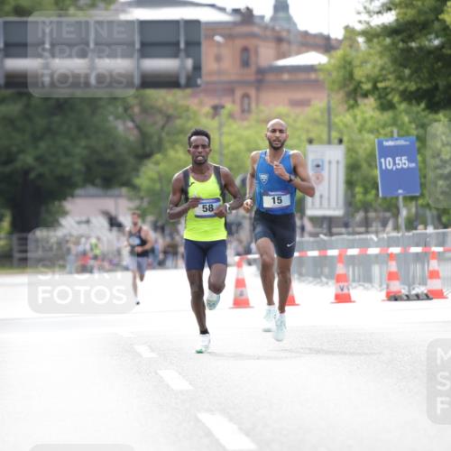29.06.2025 - hella hamburg halbmarathon Jannik Wohlers http://msf.ph/oto/8152053 29.06.2025 09:31:11 Lombardsbrücke 1, 2, 4, 5, 6, 7, 8, 9, 10, 11, 13, 16, 22, 23, 25, 59 meine-sportfotos.de