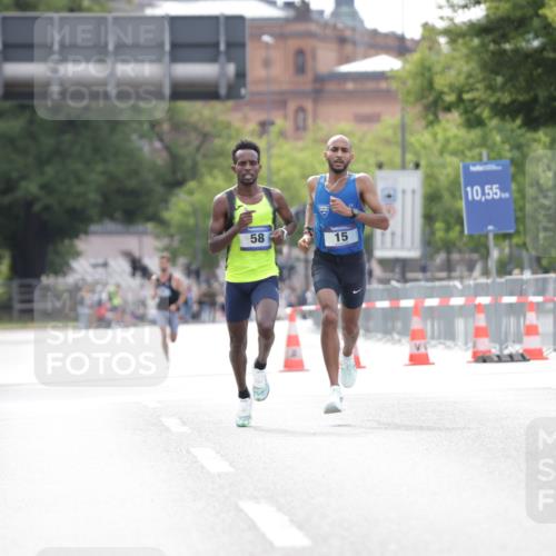 29.06.2025 - hella hamburg halbmarathon Jannik Wohlers http://msf.ph/oto/8152056 29.06.2025 09:31:12 Lombardsbrücke 1, 2, 4, 5, 6, 7, 8, 9, 10, 11, 13, 16, 22, 23, 25, 59 meine-sportfotos.de