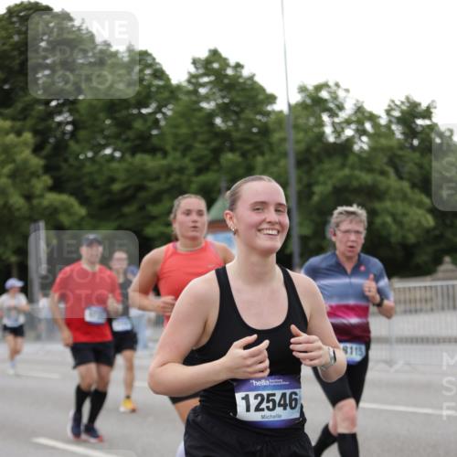 29.06.2025 - hella hamburg halbmarathon Jannik Wohlers http://msf.ph/oto/8152059 29.06.2025 10:52:00 Lombardsbrücke 2420, 2528, 3645, 4815, 5262, 5360, 6386, 6403, 6404, 6406, 6671, 7690, 7691, 7735, 7812, 8194, 8196, 9068, 9103, 9368, 9731, 10080, 10296, 10342, 10392, 10634, 10884, 10928, 11084, 11297, 11736, 11899, 11974, 12089, 12247, 12525, 12546, 12558, 13094, 13207, 13208, 13538, 13677, 14215, 14893, 15205, 16262, 16492, 16752, 16973, 17326, 17327, 18115, 18633, 18668, 18756, 18817 meine-sportfotos.de