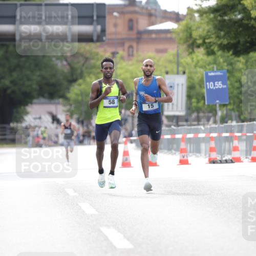 29.06.2025 - hella hamburg halbmarathon Jannik Wohlers http://msf.ph/oto/8152061 29.06.2025 09:31:12 Lombardsbrücke 1, 2, 4, 5, 6, 7, 8, 9, 10, 11, 13, 16, 22, 23, 25, 59 meine-sportfotos.de