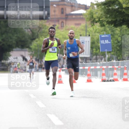 29.06.2025 - hella hamburg halbmarathon Jannik Wohlers http://msf.ph/oto/8152065 29.06.2025 09:31:12 Lombardsbrücke 1, 2, 4, 5, 6, 7, 8, 9, 10, 11, 13, 16, 22, 23, 25, 59 meine-sportfotos.de