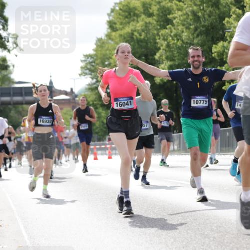 29.06.2025 - hella hamburg halbmarathon Jannik Wohlers http://msf.ph/oto/8152067 29.06.2025 10:15:07 Lombardsbrücke 1440, 2110, 2720, 2989, 3417, 4466, 4492, 4494, 5069, 5739, 6376, 6576, 7809, 7810, 9307, 9423, 9657, 9997, 10775, 10858, 12457, 12521, 13197, 13453, 13500, 14413, 14552, 14630, 15150, 15307, 15740, 16040, 16041, 16938, 17949, 18150, 18203, 18252, 19027 meine-sportfotos.de
