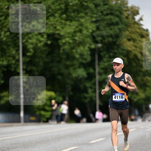 29.06.2025 - hella hamburg halbmarathon Dr. Thomas Lammeyer http://msf.ph/oto/8152098 29.06.2025 09:41:14 Kennedybrücke 4116, 11409 meine-sportfotos.de