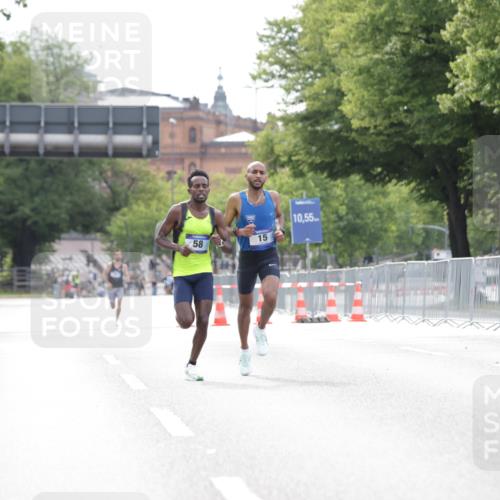 29.06.2025 - hella hamburg halbmarathon Jannik Wohlers http://msf.ph/oto/8152109 29.06.2025 09:31:12 Lombardsbrücke 1, 2, 4, 5, 6, 7, 8, 9, 10, 11, 13, 16, 22, 23, 25, 59 meine-sportfotos.de