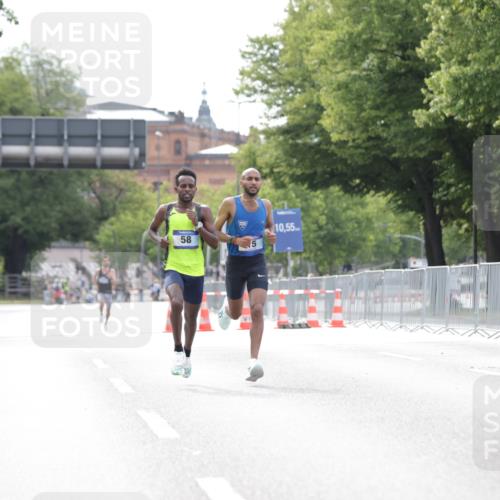 29.06.2025 - hella hamburg halbmarathon Jannik Wohlers http://msf.ph/oto/8152119 29.06.2025 09:31:13 Lombardsbrücke 1, 2, 4, 5, 6, 7, 8, 9, 10, 11, 13, 15, 16, 22, 23, 25, 58, 59 meine-sportfotos.de