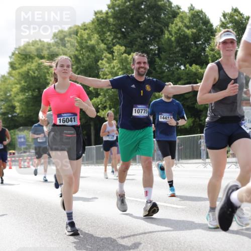 29.06.2025 - hella hamburg halbmarathon Jannik Wohlers http://msf.ph/oto/8152124 29.06.2025 10:15:08 Lombardsbrücke 1440, 2110, 2720, 2989, 3417, 4466, 4492, 4494, 5069, 5739, 6376, 6576, 7809, 7810, 9307, 9423, 9657, 9997, 10108, 10775, 10858, 12457, 12521, 13197, 13453, 13500, 14413, 14552, 14630, 15150, 15307, 15740, 16040, 16041, 16938, 17949, 18150, 18203, 18252, 19027 meine-sportfotos.de