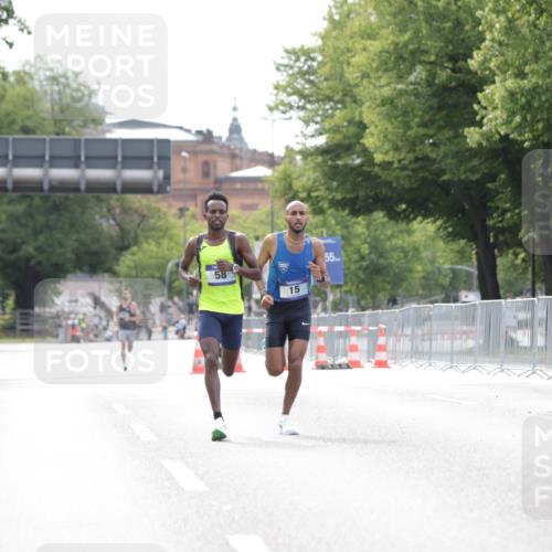 29.06.2025 - hella hamburg halbmarathon Jannik Wohlers http://msf.ph/oto/8152131 29.06.2025 09:31:13 Lombardsbrücke 1, 2, 4, 5, 6, 7, 8, 9, 10, 11, 13, 15, 16, 22, 23, 25, 58, 59 meine-sportfotos.de