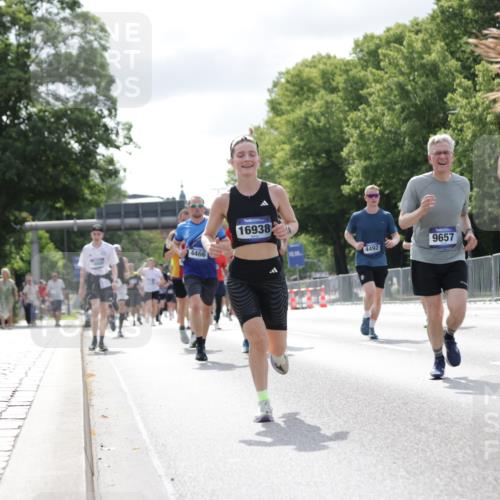 29.06.2025 - hella hamburg halbmarathon Jannik Wohlers http://msf.ph/oto/8152137 29.06.2025 10:15:09 Lombardsbrücke 1440, 2110, 2720, 2989, 3417, 4466, 4492, 4494, 5069, 5739, 6376, 6576, 7809, 7810, 9192, 9307, 9423, 9657, 10108, 10775, 10858, 12457, 12521, 13197, 13453, 13500, 14413, 14552, 14630, 15150, 15307, 15740, 16040, 16041, 16938, 17949, 18150, 18203, 18252, 19027 meine-sportfotos.de