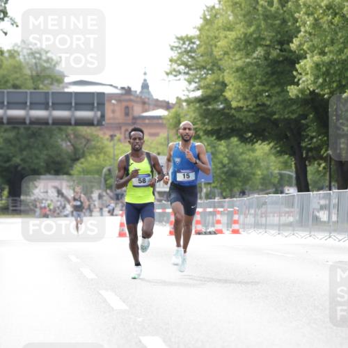 29.06.2025 - hella hamburg halbmarathon Jannik Wohlers http://msf.ph/oto/8152144 29.06.2025 09:31:13 Lombardsbrücke 1, 2, 4, 5, 6, 7, 8, 9, 10, 11, 13, 15, 16, 22, 23, 25, 58, 59 meine-sportfotos.de