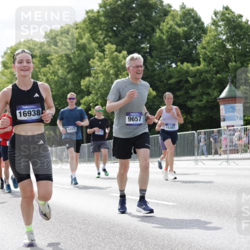 29.06.2025 - hella hamburg halbmarathon Jannik Wohlers http://msf.ph/oto/8152167 29.06.2025 10:15:09 Lombardsbrücke 1440, 2110, 2720, 2989, 3417, 4466, 4492, 4494, 5069, 5739, 6376, 6576, 7809, 7810, 9192, 9307, 9423, 9657, 10108, 10775, 10858, 12457, 12521, 13197, 13453, 13500, 14413, 14552, 14630, 15150, 15307, 15740, 16040, 16041, 16938, 17949, 18150, 18203, 18252, 19027 meine-sportfotos.de