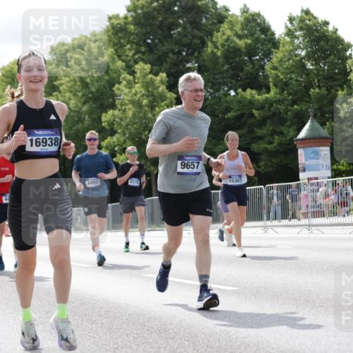 29.06.2025 - hella hamburg halbmarathon Jannik Wohlers http://msf.ph/oto/8152177 29.06.2025 10:15:10 Lombardsbrücke 1440, 2110, 2720, 2989, 3417, 4466, 4492, 4494, 5069, 5739, 6376, 6576, 7809, 7810, 9192, 9307, 9423, 9657, 10108, 10775, 10858, 12457, 12521, 13197, 13453, 13500, 14413, 14550, 14552, 14630, 15150, 15307, 15740, 16040, 16041, 16938, 17949, 18150, 18203, 18252 meine-sportfotos.de