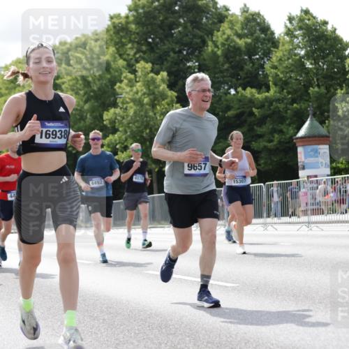 29.06.2025 - hella hamburg halbmarathon Jannik Wohlers http://msf.ph/oto/8152182 29.06.2025 10:15:10 Lombardsbrücke 1440, 2110, 2720, 2989, 3417, 4466, 4492, 4494, 5069, 5739, 6376, 6576, 7809, 7810, 9192, 9307, 9423, 9657, 10108, 10775, 10858, 12457, 12521, 13197, 13453, 13500, 14413, 14550, 14552, 14630, 15150, 15307, 15740, 16040, 16041, 16938, 17949, 18150, 18203, 18252 meine-sportfotos.de