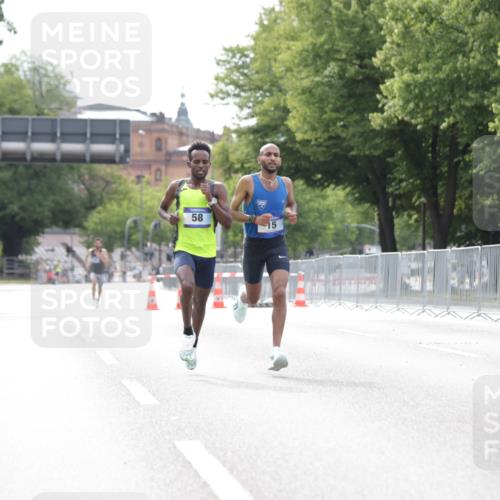 29.06.2025 - hella hamburg halbmarathon Jannik Wohlers http://msf.ph/oto/8152185 29.06.2025 09:31:13 Lombardsbrücke 1, 2, 4, 5, 6, 7, 8, 9, 10, 11, 13, 15, 16, 22, 23, 25, 58, 59 meine-sportfotos.de