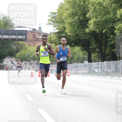 29.06.2025 - hella hamburg halbmarathon Jannik Wohlers http://msf.ph/oto/8152195 29.06.2025 09:31:13 Lombardsbrücke 1, 2, 4, 5, 6, 7, 8, 9, 10, 11, 13, 15, 16, 22, 23, 25, 58, 59 meine-sportfotos.de