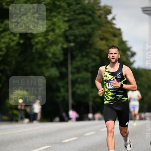29.06.2025 - hella hamburg halbmarathon Dr. Thomas Lammeyer http://msf.ph/oto/8152196 29.06.2025 09:41:19 Kennedybrücke 4116, 11409 meine-sportfotos.de
