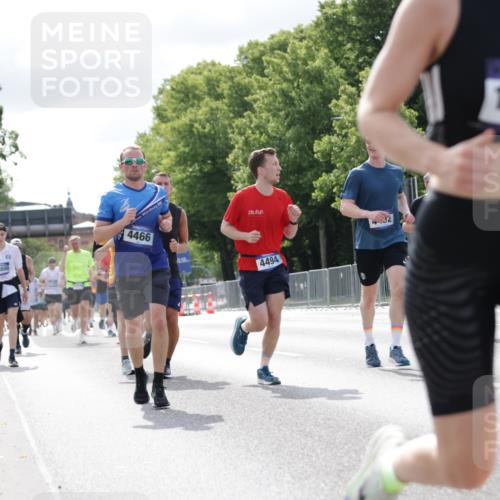 29.06.2025 - hella hamburg halbmarathon Jannik Wohlers http://msf.ph/oto/8152198 29.06.2025 10:15:11 Lombardsbrücke 1440, 2110, 2720, 2989, 3417, 4007, 4466, 4492, 4494, 5069, 5739, 6376, 6576, 7809, 9192, 9307, 9423, 9657, 10108, 10775, 10858, 12457, 12521, 13197, 13453, 13500, 13818, 14413, 14550, 14552, 14630, 15307, 16040, 16041, 16938, 17350, 17949, 18150, 18203, 18252 meine-sportfotos.de