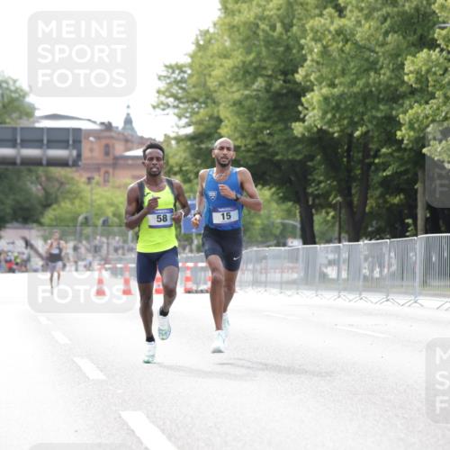 29.06.2025 - hella hamburg halbmarathon Jannik Wohlers http://msf.ph/oto/8152206 29.06.2025 09:31:14 Lombardsbrücke 1, 2, 4, 5, 6, 7, 8, 9, 10, 11, 13, 15, 16, 22, 23, 25, 58, 59 meine-sportfotos.de