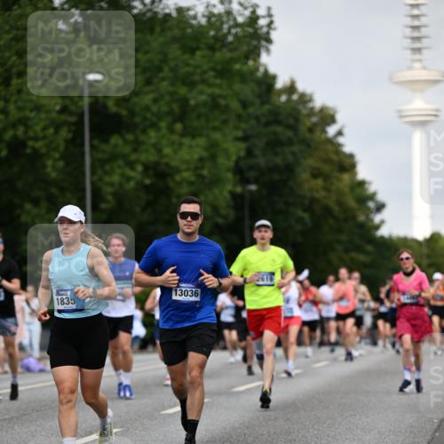 29.06.2025 - hella hamburg halbmarathon Dr. Thomas Lammeyer http://msf.ph/oto/8152226 29.06.2025 10:07:14 Kennedybrücke 1135, 1138, 1482, 1702, 2619, 2712, 2780, 2782, 2810, 3572, 3630, 4066, 4204, 4613, 4665, 5734, 6208, 6815, 7210, 7211, 7290, 7869, 7888, 8481, 8483, 8624, 9439, 9554, 10128, 10824 meine-sportfotos.de