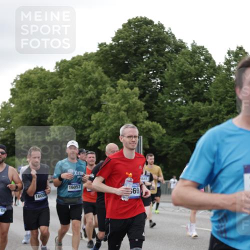 29.06.2025 - hella hamburg halbmarathon Jannik Wohlers http://msf.ph/oto/8152234 29.06.2025 10:52:18 Lombardsbrücke 1369, 1826, 2146, 2362, 2420, 2983, 3140, 3227, 4591, 4729, 5360, 7032, 7511, 7737, 8641, 9068, 9070, 10055, 10392, 10600, 10879, 10928, 10981, 12994, 13305, 14009, 14424, 14643, 14704, 14827, 14897, 15438, 15439, 15447, 15867, 15906, 16053, 16056, 16794, 16984, 17002, 17050, 17359, 17896, 18106, 18205, 18645, 18751, 18997, 19063, 19097 meine-sportfotos.de