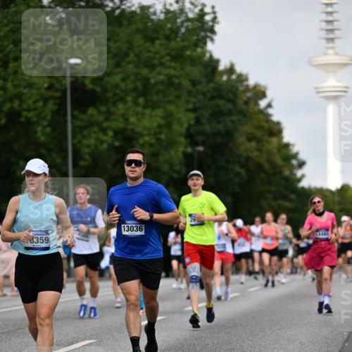 29.06.2025 - hella hamburg halbmarathon Dr. Thomas Lammeyer http://msf.ph/oto/8152236 29.06.2025 10:07:14 Kennedybrücke 1135, 1138, 1482, 1702, 2619, 2712, 2780, 2782, 2810, 3572, 3630, 4066, 4204, 4613, 4665, 5734, 6208, 6815, 7210, 7211, 7290, 7869, 7888, 8481, 8483, 8624, 9439, 9554, 10128, 10824 meine-sportfotos.de