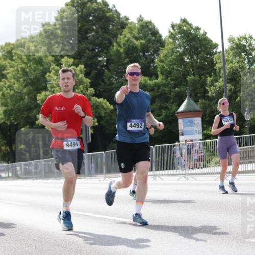 29.06.2025 - hella hamburg halbmarathon Jannik Wohlers http://msf.ph/oto/8152243 29.06.2025 10:15:11 Lombardsbrücke 1440, 2110, 2720, 2989, 3417, 4007, 4466, 4492, 4494, 5069, 5739, 6376, 6576, 7809, 9192, 9307, 9423, 9657, 10108, 10775, 10858, 12457, 12521, 13197, 13453, 13500, 13818, 14413, 14550, 14552, 14630, 15307, 16040, 16041, 16938, 17350, 17949, 18150, 18203, 18252 meine-sportfotos.de