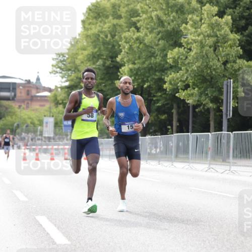 29.06.2025 - hella hamburg halbmarathon Jannik Wohlers http://msf.ph/oto/8152260 29.06.2025 09:31:14 Lombardsbrücke 1, 2, 4, 5, 6, 7, 8, 9, 10, 11, 13, 15, 16, 22, 23, 25, 58, 59 meine-sportfotos.de