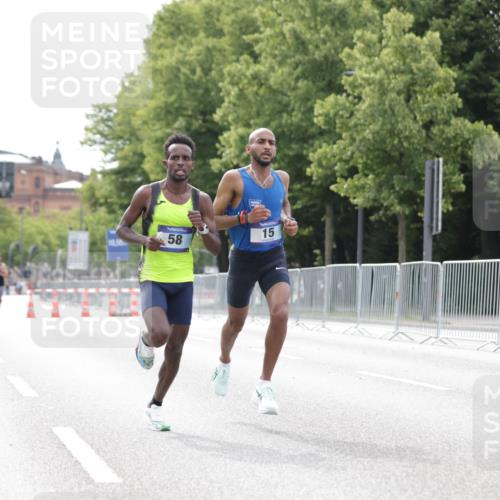 29.06.2025 - hella hamburg halbmarathon Jannik Wohlers http://msf.ph/oto/8152274 29.06.2025 09:31:15 Lombardsbrücke 1, 2, 4, 5, 6, 7, 8, 9, 10, 11, 13, 15, 16, 22, 23, 25, 58, 59 meine-sportfotos.de